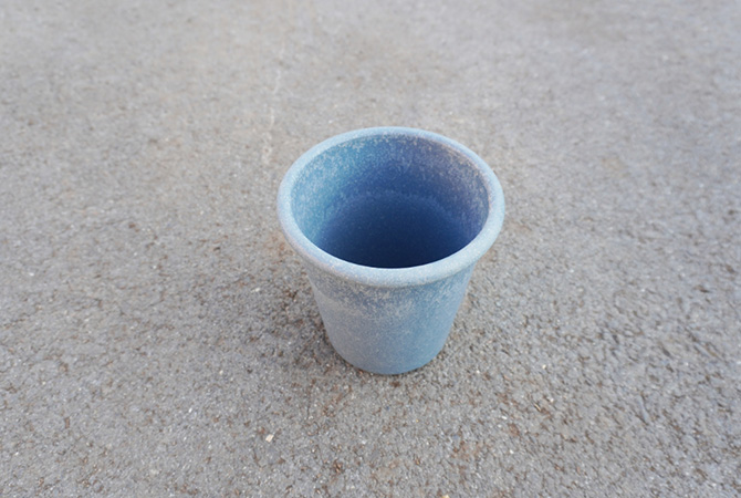 園芸用5号鉢（土容量1.2L）での土づくりの様子
